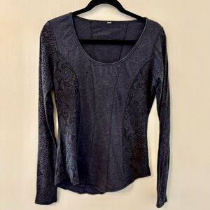 Lululemon Navy Blue/Snake Print Long Sleeve Top